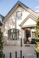 https://images.listonce.com.au/custom/160x/listings/215-hyland-street-south-yarra-vic-3141/653/01796653_img_10.jpg?3u2JAGRtedY