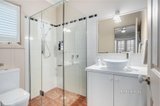 https://images.listonce.com.au/custom/160x/listings/215-kemp-avenue-mount-waverley-vic-3149/435/01517435_img_10.jpg?BQFS0zoNs0I