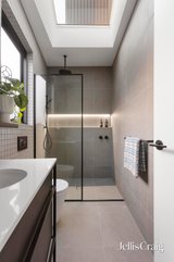 https://images.listonce.com.au/custom/160x/listings/215-osborne-grove-preston-vic-3072/855/01899855_img_09.jpg?4x7riKgkpqg