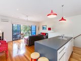 https://images.listonce.com.au/custom/160x/listings/215-park-lane-torquay-vic-3228/679/01087679_img_14.jpg?rwJzJckjXfA