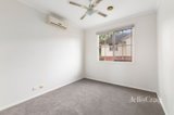 https://images.listonce.com.au/custom/160x/listings/215-river-street-briar-hill-vic-3088/386/01916386_img_09.jpg?NVg1BlaxKLM