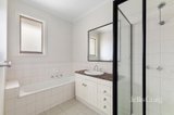 https://images.listonce.com.au/custom/160x/listings/215-river-street-briar-hill-vic-3088/386/01916386_img_10.jpg?fhZrv4dyaTc