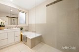 https://images.listonce.com.au/custom/160x/listings/215-shady-grove-nunawading-vic-3131/029/01985029_img_07.jpg?mFdKRjubruU