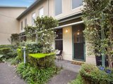 https://images.listonce.com.au/custom/160x/listings/215-wiltshire-drive-kew-vic-3101/142/01685142_img_06.jpg?KGp9aGkWO4k