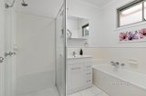 https://images.listonce.com.au/custom/160x/listings/2155-roberts-street-essendon-vic-3040/756/01581756_img_08.jpg?dhU5vBsWF6w