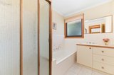 https://images.listonce.com.au/custom/160x/listings/2159-blackburn-road-mount-waverley-vic-3149/042/01661042_img_08.jpg?oDDoPpHK3uA