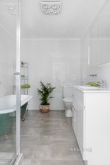 https://images.listonce.com.au/custom/160x/listings/216-albert-street-brunswick-vic-3056/277/01131277_img_12.jpg?e8pIkz04bKU