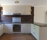 https://images.listonce.com.au/custom/160x/listings/216-gladstone-street-lilydale-vic-3140/986/01921986_img_05.jpg?p54jf49nIU4