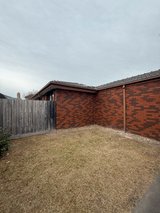 https://images.listonce.com.au/custom/160x/listings/216-herald-street-cheltenham-vic-3192/877/01719877_img_06.jpg?ZKPmu5_p2KA