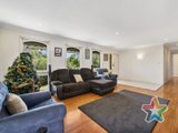 https://images.listonce.com.au/custom/160x/listings/216-manchester-road-mooroolbark-vic-3138/524/01525524_img_04.jpg?NI9zT04PgZc