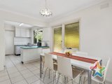 https://images.listonce.com.au/custom/160x/listings/216-manchester-road-mooroolbark-vic-3138/524/01525524_img_05.jpg?jfbDuFu9xrQ