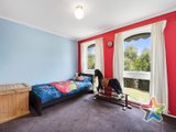 https://images.listonce.com.au/custom/160x/listings/216-manchester-road-mooroolbark-vic-3138/524/01525524_img_09.jpg?4_4t0mPSjKQ