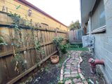 https://images.listonce.com.au/custom/160x/listings/217-barkly-street-brunswick-east-vic-3057/742/01691742_img_05.jpg?rNPfOKVHgtc