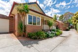 https://images.listonce.com.au/custom/160x/listings/217-kett-street-lower-plenty-vic-3093/387/01251387_img_01.jpg?tF0ZHB6dwzY