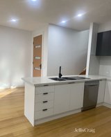 https://images.listonce.com.au/custom/160x/listings/2175-collins-street-thornbury-vic-3071/595/01899595_img_02.jpg?q2snhae9HWc