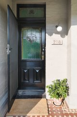 https://images.listonce.com.au/custom/160x/listings/218-station-street-carlton-north-vic-3054/493/00649493_img_14.jpg?I6mnAj-AVbg