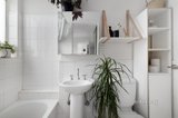 https://images.listonce.com.au/custom/160x/listings/2181-edinburgh-street-richmond-vic-3121/684/01354684_img_07.jpg?JEI8zaGSNQQ