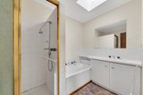 https://images.listonce.com.au/custom/160x/listings/2186-wilsons-road-whittington-vic-3219/815/01698815_img_03.jpg?53tFjGg0Xn8