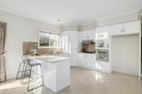 https://images.listonce.com.au/custom/160x/listings/2190-lawrence-road-mount-waverley-vic-3149/004/01545004_img_03.jpg?2vsmPoGL4NI