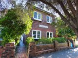 https://images.listonce.com.au/custom/160x/listings/2194-page-street-middle-park-vic-3206/565/01087565_img_09.jpg?GmRjsl-FGf4