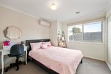 https://images.listonce.com.au/custom/160x/listings/2196-hull-road-mooroolbark-vic-3138/575/01735575_img_07.jpg?Ut1jtT0EuRk