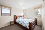 https://images.listonce.com.au/custom/160x/listings/2196-hull-road-mooroolbark-vic-3138/575/01735575_img_08.jpg?uQrh3jTkff4