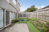 https://images.listonce.com.au/custom/160x/listings/2196-hull-road-mooroolbark-vic-3138/575/01735575_img_11.jpg?SCg1-PLlWPU