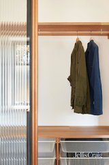 https://images.listonce.com.au/custom/160x/listings/2198-nicholson-street-fitzroy-vic-3065/607/01894607_img_07.jpg?LRTCAdscP50