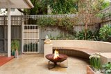 https://images.listonce.com.au/custom/160x/listings/21a-pine-avenue-elwood-vic-3184/133/01794133_img_04.jpg?YjR6lK8INmc