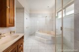 https://images.listonce.com.au/custom/160x/listings/21a-pine-avenue-elwood-vic-3184/133/01794133_img_15.jpg?lW97IjhAZAQ