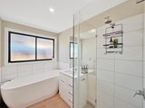 https://images.listonce.com.au/custom/160x/listings/21b-paramount-crescent-st-albans-park-vic-3219/225/01931225_img_02.jpg?At2HC3K77yc