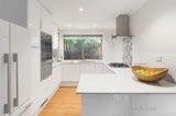 https://images.listonce.com.au/custom/160x/listings/22-aanensen-court-montmorency-vic-3094/722/00666722_img_04.jpg?aBWx2vtkkks