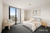 https://images.listonce.com.au/custom/160x/listings/22-bardaster-boulevard-chirnside-park-vic-3116/328/01951328_img_07.jpg?KokmifXmt5M