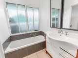 https://images.listonce.com.au/custom/160x/listings/22-beacon-hills-crescent-craigieburn-vic-3064/926/01531926_img_07.jpg?Bu0Wo3e6D0Q