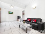 https://images.listonce.com.au/custom/160x/listings/22-bennett-avenue-mount-waverley-vic-3149/964/01658964_img_04.jpg?qpT5YEHOm14