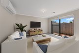 https://images.listonce.com.au/custom/160x/listings/22-braeburn-street-doreen-vic-3754/382/01651382_img_04.jpg?vvpJLE1Zo-Y