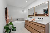 https://images.listonce.com.au/custom/160x/listings/22-caversham-drive-mornington-vic-3931/337/01640337_img_10.jpg?AFhwY1tIn5w