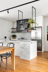 https://images.listonce.com.au/custom/160x/listings/22-chestnut-street-richmond-vic-3121/227/01753227_img_08.jpg?HHbuF4yz5x4