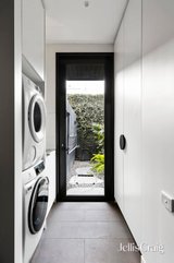 https://images.listonce.com.au/custom/160x/listings/22-chestnut-street-richmond-vic-3121/227/01753227_img_19.jpg?y6Gb7YGKP5Q