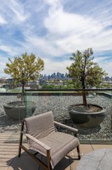 https://images.listonce.com.au/custom/160x/listings/22-coppin-street-richmond-vic-3121/921/01451921_img_12.jpg?TXcU_i6J-N4