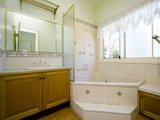https://images.listonce.com.au/custom/160x/listings/22-david-road-lilydale-vic-3140/128/01525128_img_07.jpg?Bc_YC0zN0WQ