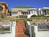 https://images.listonce.com.au/custom/160x/listings/22-eastern-beach-road-geelong-vic-3220/734/01699734_img_06.jpg?716BQQ8dxIs