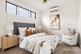 https://images.listonce.com.au/custom/160x/listings/22-emu-lane-parkville-vic-3052/456/01952456_img_08.jpg?EJID1tFyWfY