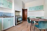 https://images.listonce.com.au/custom/160x/listings/22-hammond-street-thornbury-vic-3071/605/01905605_img_05.jpg?SbgvNum1OU4