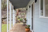 https://images.listonce.com.au/custom/160x/listings/22-hepburn-road-daylesford-vic-3460/440/01986440_img_11.jpg?KGbhHu680_c