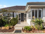 https://images.listonce.com.au/custom/160x/listings/22-highview-road-bentleigh-east-vic-3165/739/01970739_img_10.jpg?9xR9Z9yS_oY