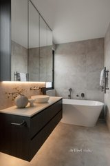 https://images.listonce.com.au/custom/160x/listings/22-howitt-street-northcote-vic-3070/150/01717150_img_18.jpg?TwPS370m6cE