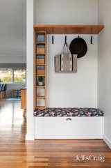 https://images.listonce.com.au/custom/160x/listings/22-jessop-street-greensborough-vic-3088/421/01905421_img_02.jpg?OtqsNVRFEWw