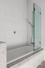 https://images.listonce.com.au/custom/160x/listings/22-jessop-street-greensborough-vic-3088/421/01905421_img_17.jpg?C8DmSW8iBe4