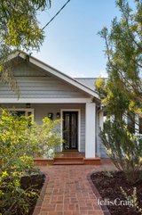 https://images.listonce.com.au/custom/160x/listings/22-keon-street-thornbury-vic-3071/486/01900486_img_02.jpg?FP8CRzYswlE